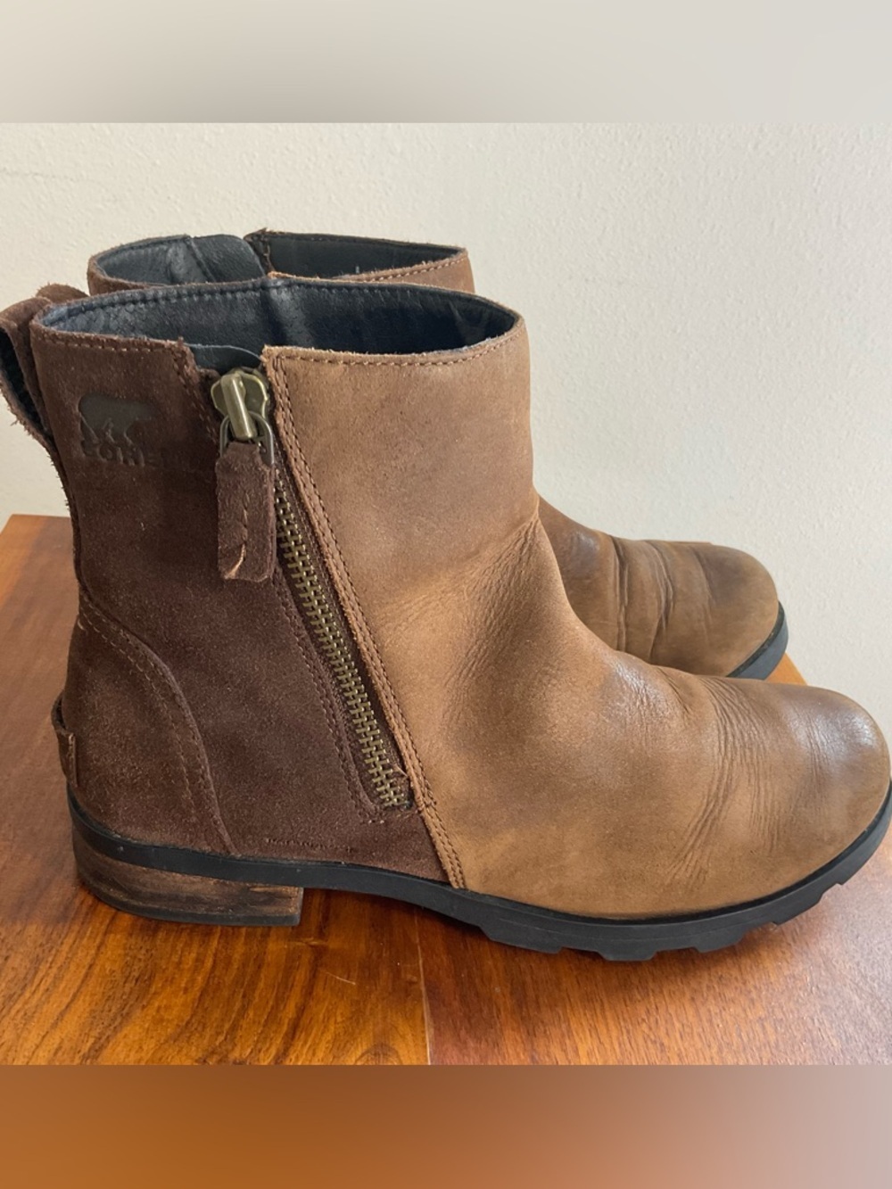Sorel Emelie zip waterproof ankle boots, camel brown women size 8 1/2
